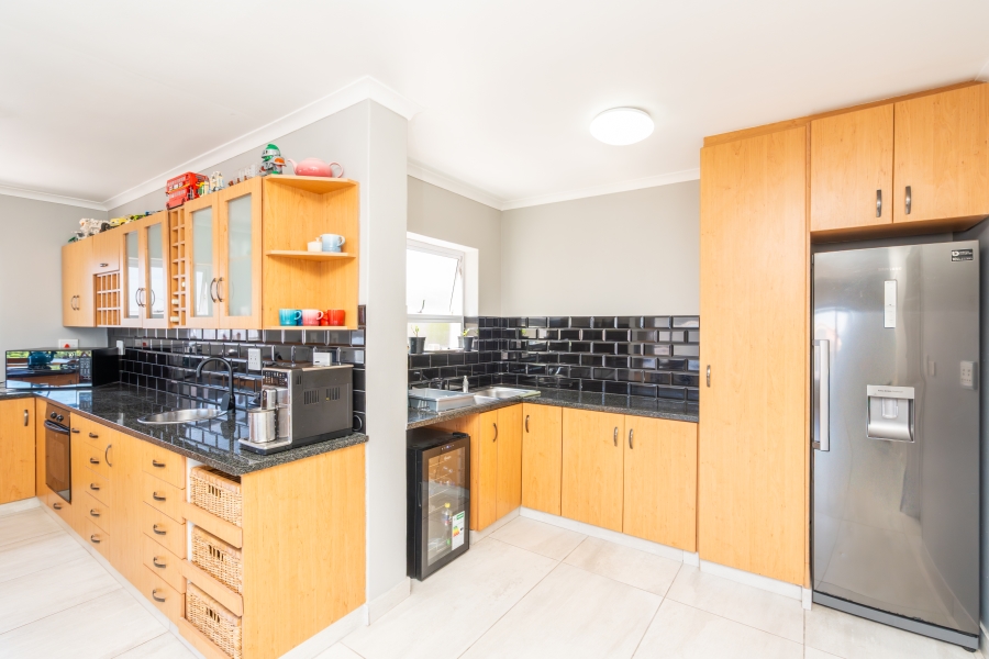 4 Bedroom Property for Sale in Myburgh Park Western Cape